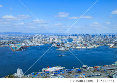 Cityscape of the Osaka Bay Area, looking towards Kaiyukan 126742274