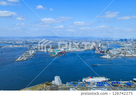 大阪灣區的城市景觀,眺望海遊館 大阪灣區的城市景觀,眺望海遊館 126742275
