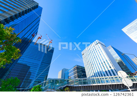 [Kanagawa Prefecture] May - Urban scenery around Shin-Takashima Station, with skyscrapers and tower apartment buildings. 126742361