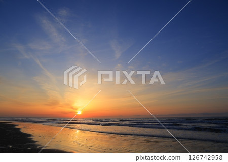 beautiful beach sunrise 126742958