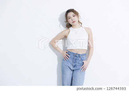 牛仔女 牛仔女 126744393