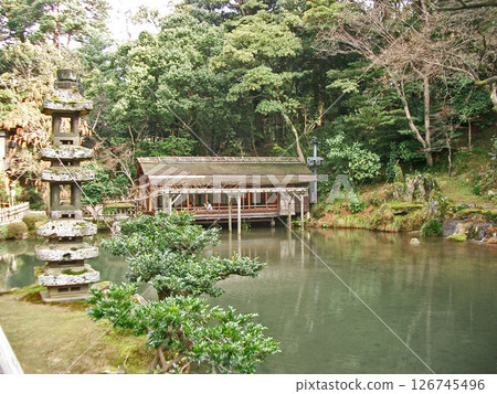 石川縣金澤市兼六園的葫蘆池 石川縣金澤市兼六園的葫蘆池 126745496