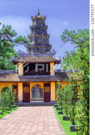 Thien Mu Temple 126745577