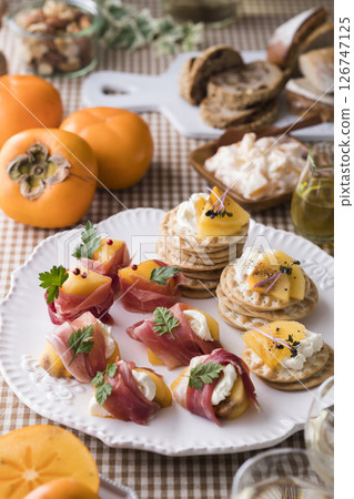 Persimmon Cracker Hors d'oeuvre 126747125