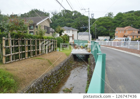 東京郊區的建築工地 東京郊區的建築工地 126747436