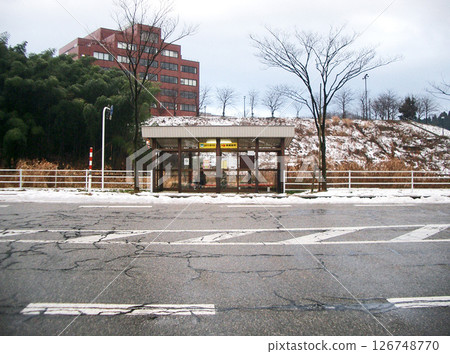 Kanazawa University Central Bus Stop (Kanazawa City, Ishikawa Prefecture) Kanazawa University Central Bus Stop (Kanazawa City, Ishikawa Prefecture) 126748770