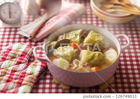 整顆高麗菜燉菜 126749013