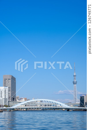 隅田川風光:東京晴空塔、永代橋 隅田川風光:東京晴空塔、永代橋 126749771