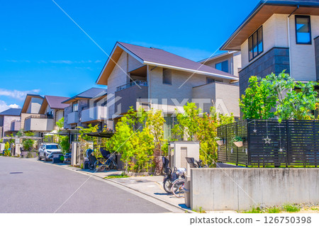 沒有電線桿的安靜住宅區 126750398