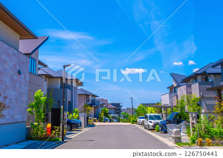 沒有電線桿的安靜住宅區 126750441