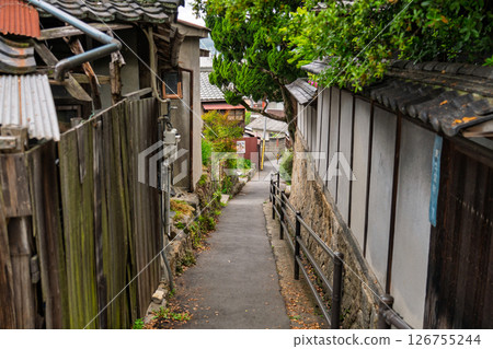 <Hiroshima Prefecture> Onomichi, a hilly town 126755244