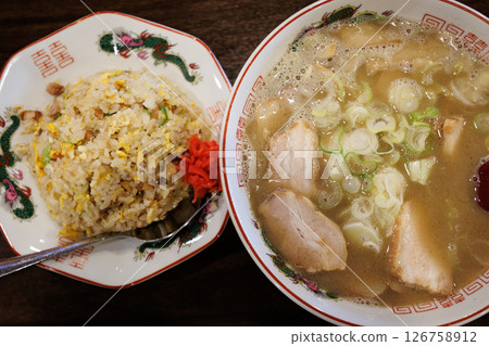 Niboshi ramen and fried rice set Niboshi ramen and fried rice set 126758912
