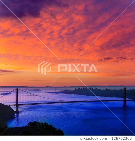 Golden Gate Bridge San Francisco sunrise California 126762302