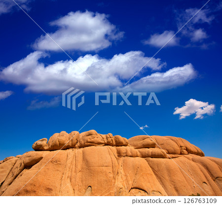 Joshua Tree National Park Jumbo Rocks Yucca valley Desert California 126763109