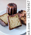 Cross section and outer texture of a freshly baked canelé 126764967