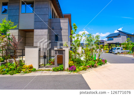 沒有電線桿的安靜住宅區 126771076