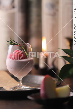 草莓冰沙 126773263