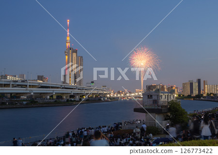 [Japan] The 46th Sumida River Fireworks Festival as seen from Shioiri Park in Arakawa Ward, Tokyo 126773422