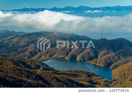 秋天從天狗棚山眺望大菩薩湖和南阿爾卑斯山 126773628