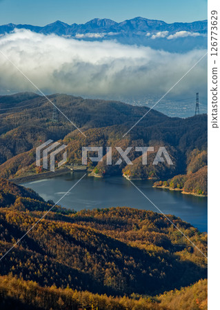秋天從天狗棚山眺望大菩薩湖和南阿爾卑斯山 126773629