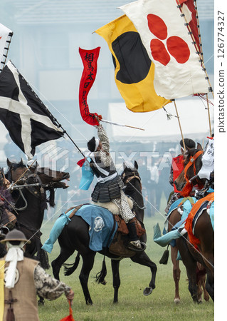 Soma Nomaoi: Battle for the sacred flag: Horseback riding to catch it, Minamisoma City, Fukushima Prefecture 126774327