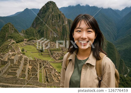 參觀世界遺產馬丘比丘的日本美女的微笑 參觀世界遺產馬丘比丘的日本美女的微笑 126776459