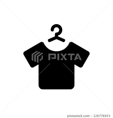 掛在衣架上的 T 恤的圖示插圖 126776953