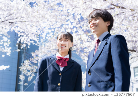 櫻花與男女高中生 126777607