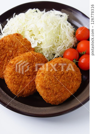 看起來很美味的炸丸子 看起來很美味的炸丸子 126778316