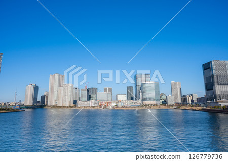 A high-rise condominium in the bay area of Harumi and Toyosu, Chuo Ward, Tokyo 126779736