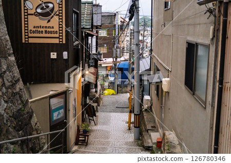 <Hiroshima Prefecture> Onomichi, a hilly town 126780346