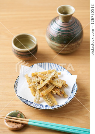 Eel bone cracker 126780518