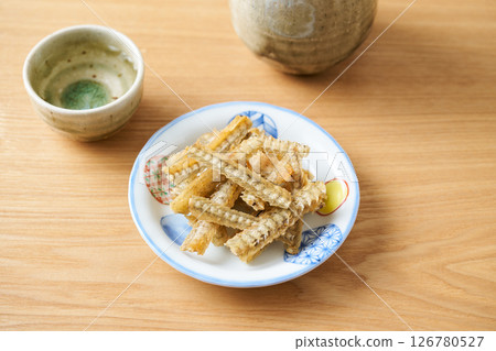 Eel bone cracker 126780527