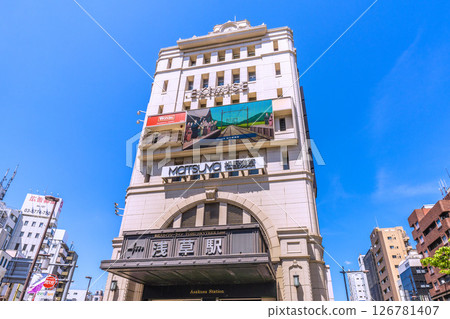 五月,日本東京城市景觀。俯瞰淺草站和其他地區。 (熙熙攘攘的淺草)…1929年,日光線開通… 五月,日本東京城市景觀。俯瞰淺草站和其他地區。 (熙熙攘攘的淺草)…1929年,日光線開通… 126781407