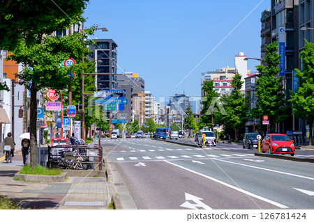 福岡市中央區唐人町、天神地區黑門西紅綠燈景觀 126781424