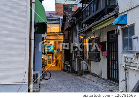 <Hiroshima Prefecture> Scenery of the back alleys of Onomichi 126781569