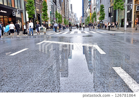 Puddles on Ginza Street after the rain Puddles on Ginza Street after the rain 126781864