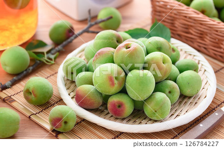 Green plum (Kishu Nanko plum) 126784227
