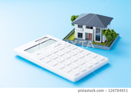 House and calculator 126784851