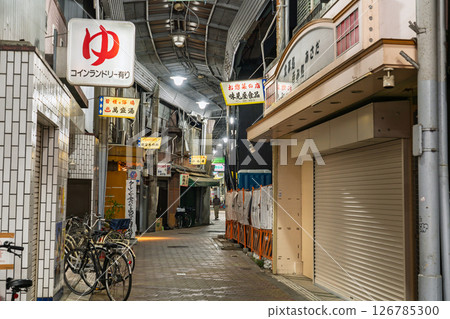 <大阪府>西成：充滿懷舊氣息的商店街 126785300