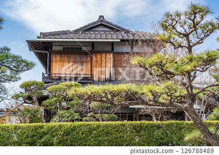 Ishoan (former residence of Junichiro Tanizaki) The House of Makiyuki (named after his wife) Higashinada Ward, Kobe City, Sumiyoshi Higashimachi 126788489