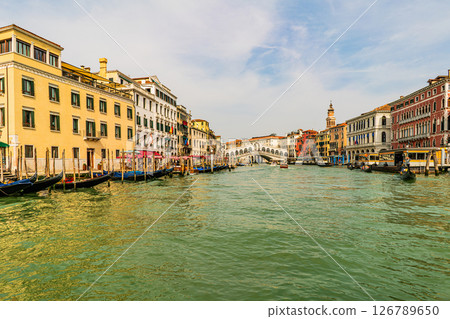 Grand Canal and Rialto Bridge in Venice, Italy Grand Canal and Rialto Bridge in Venice, Italy 126789650