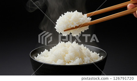 剛煮好的米飯冒出熱氣 126791720
