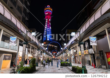 大阪府:通天閣本通商店街夜景 大阪府:通天閣本通商店街夜景 126794212