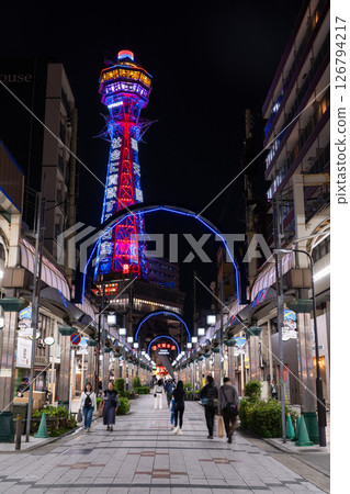 大阪府:通天閣本通商店街夜景 大阪府:通天閣本通商店街夜景 126794217