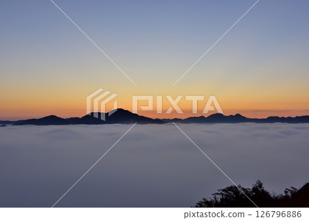 從黑井城遺址看到筱山盆地的丹波霧（雲海） 126796886