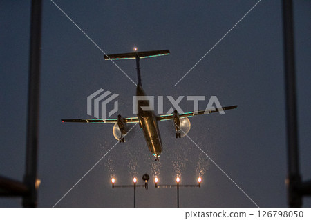 機場夜景 126798050