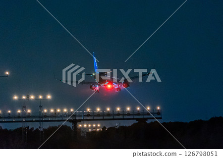 機場夜景 126798051