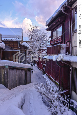 雪景美麗的主計町茶屋街 雪景美麗的主計町茶屋街 126798800