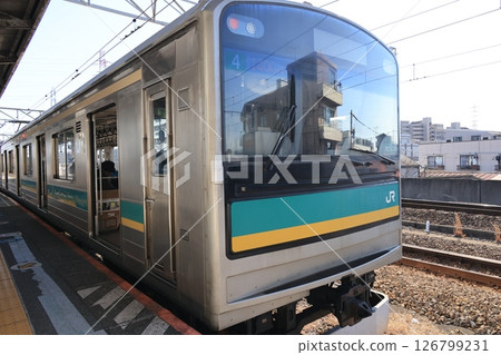 濱川崎支線列車停靠南武線知手站 126799231
